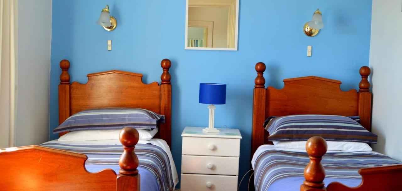Meredith House Swansea Esterno foto